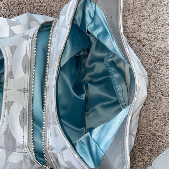 Authentic Coach purse - Picture 4 of 6